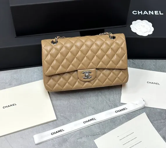 Сумка женская Chanel Timeless Jumbo бежевый