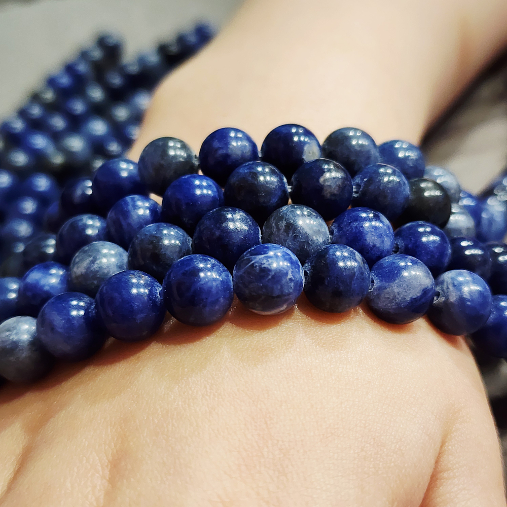 Содалит, яркий, шар 8мм, цена за нить 9.5см (1/4)