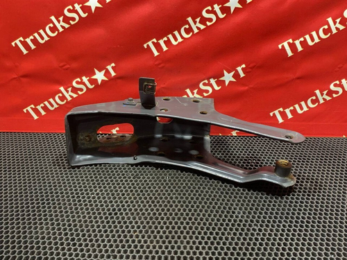 Кронштейн замка кабины правый 2019г