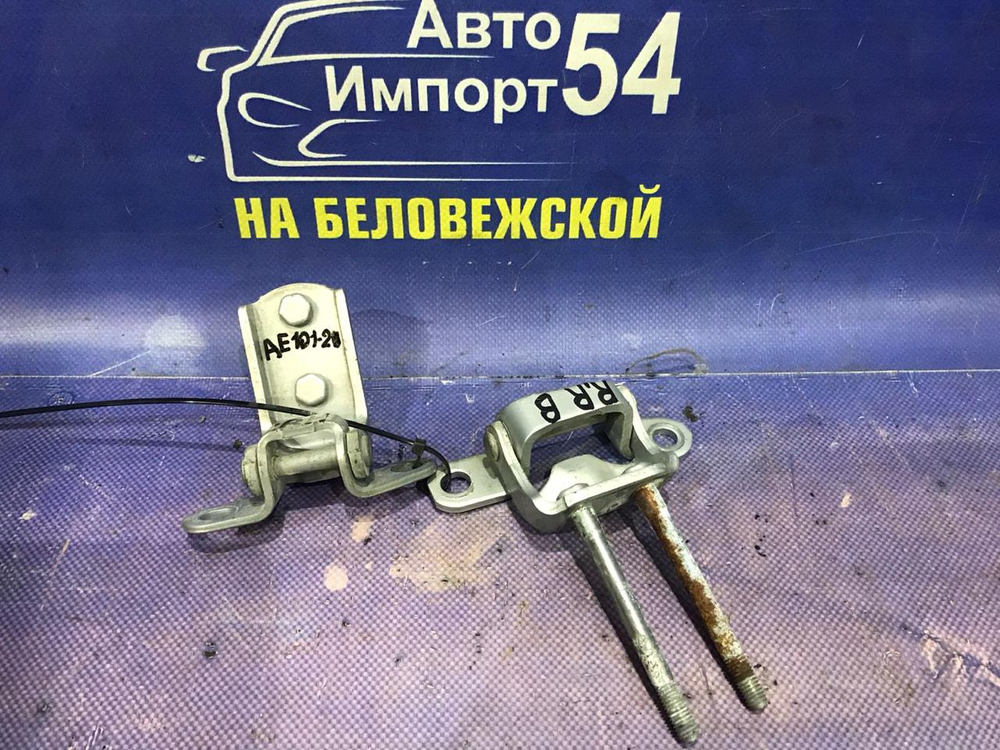 Петля двери задней правой TOYOTA CERES 1993