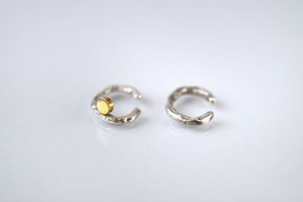 Кафф из битого серебра с монеткой