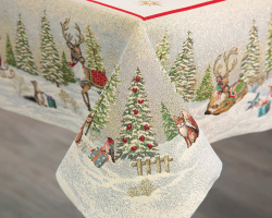 Скатерть 140х280см Mix&Match Home Дед Мороз в волшебном лесу бежевая