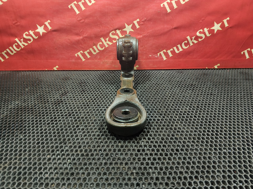 Кронштейн переднего стабилизатора 2020г