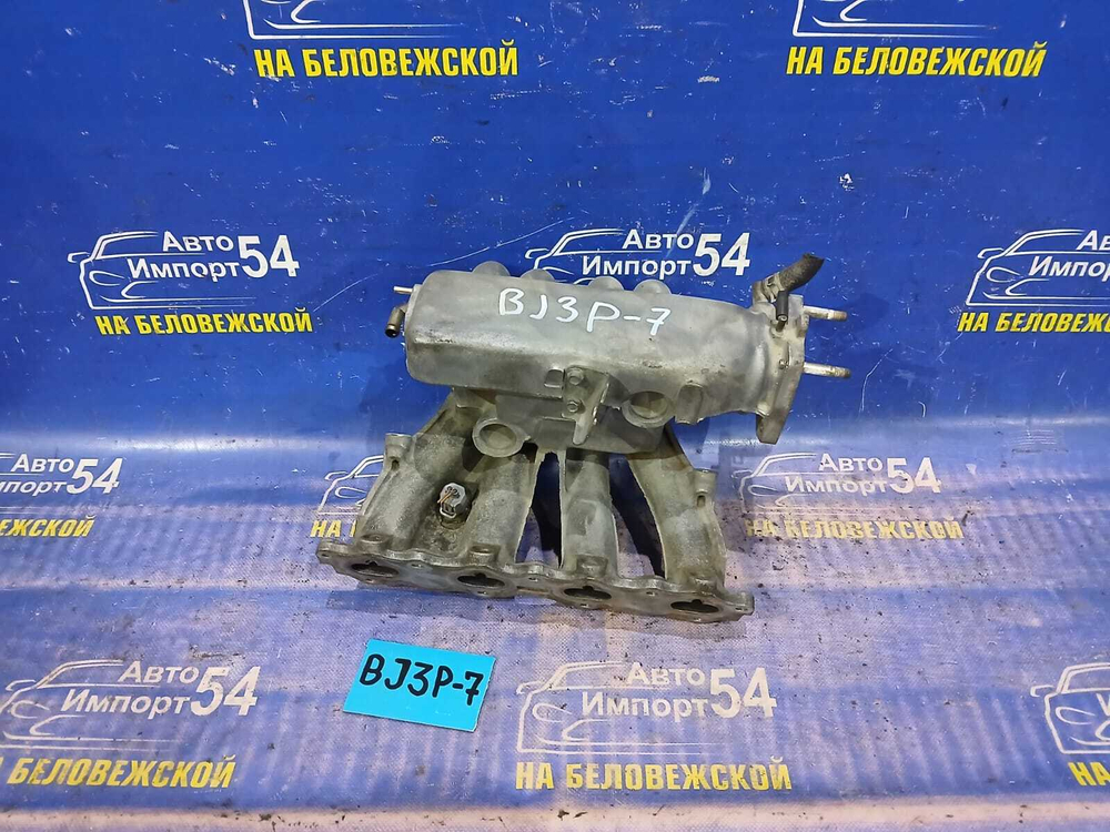 Коллектор впускной MAZDA FAMILIA 2001