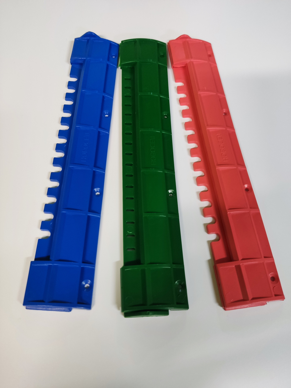 Заградитель летковый пластмассовый с ганемановской решеткой 245 мм