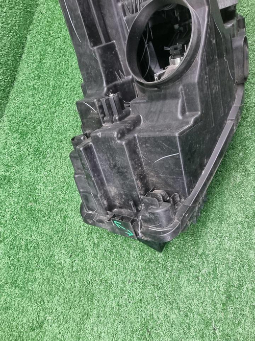 Фара правая VW Teramont (2021-н.в.) LED