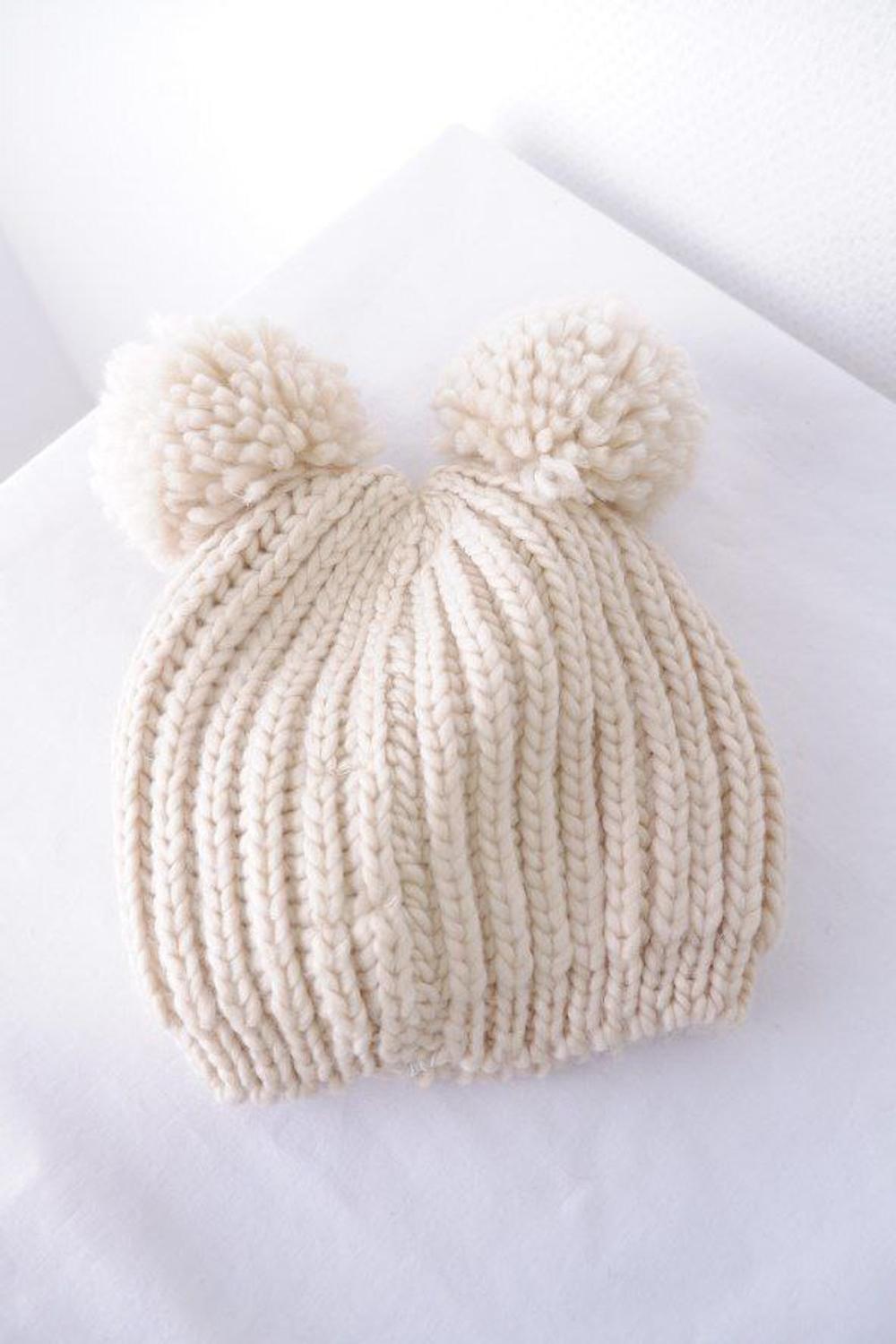 Шапка  светлая