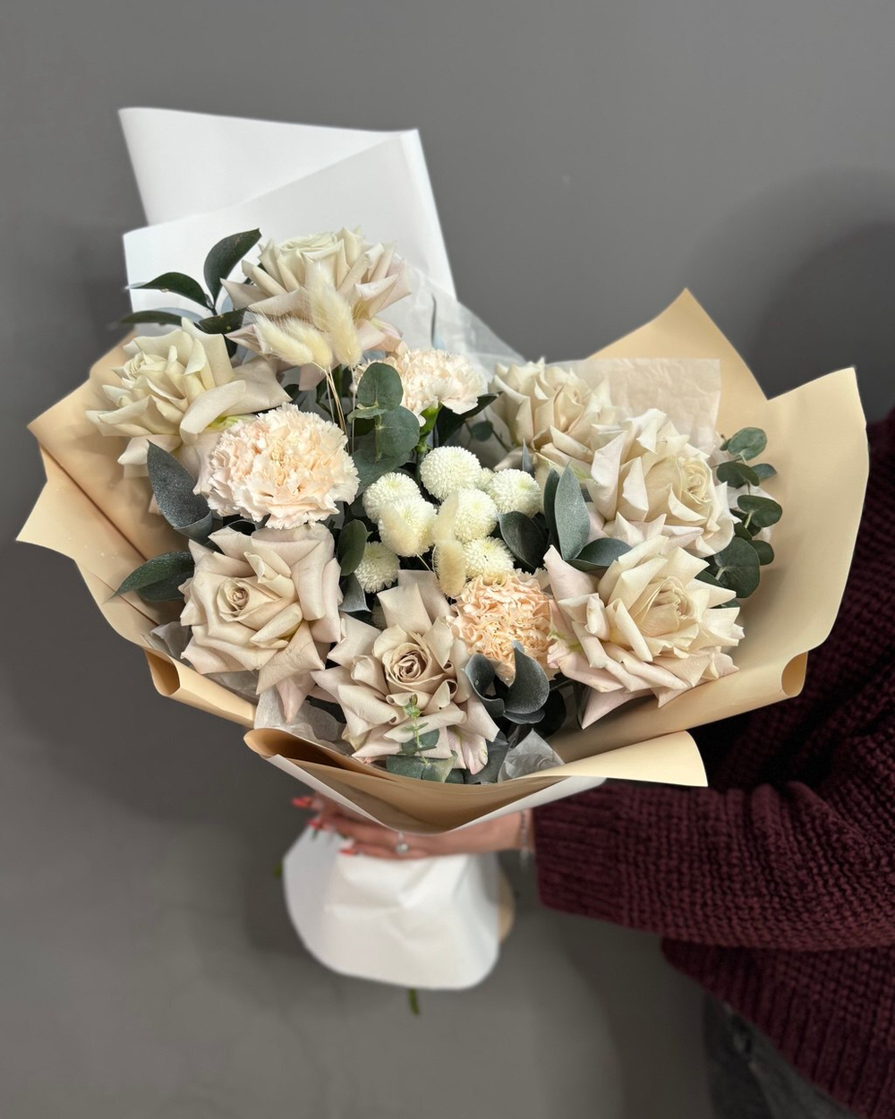 Авторский букет с 7 французскими розами сорта "Menta"