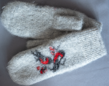 Варежки с 2 снегирями серые