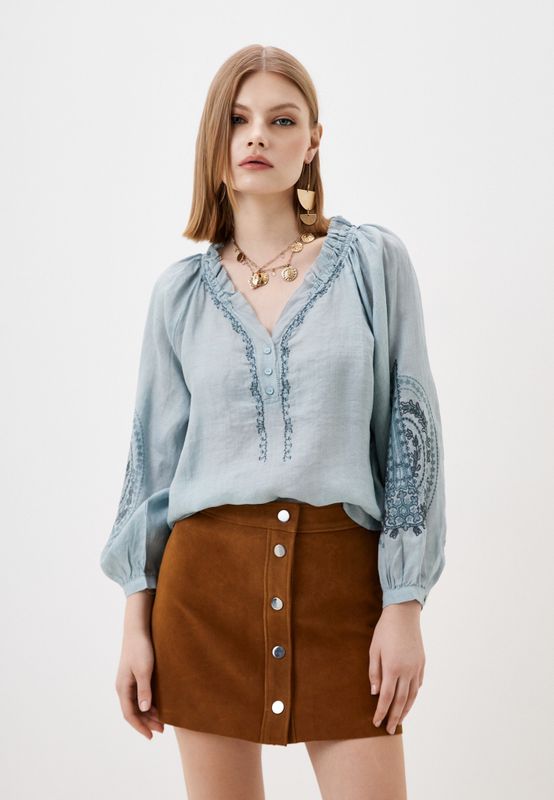 Блуза льняная с вышивкой на рукавах