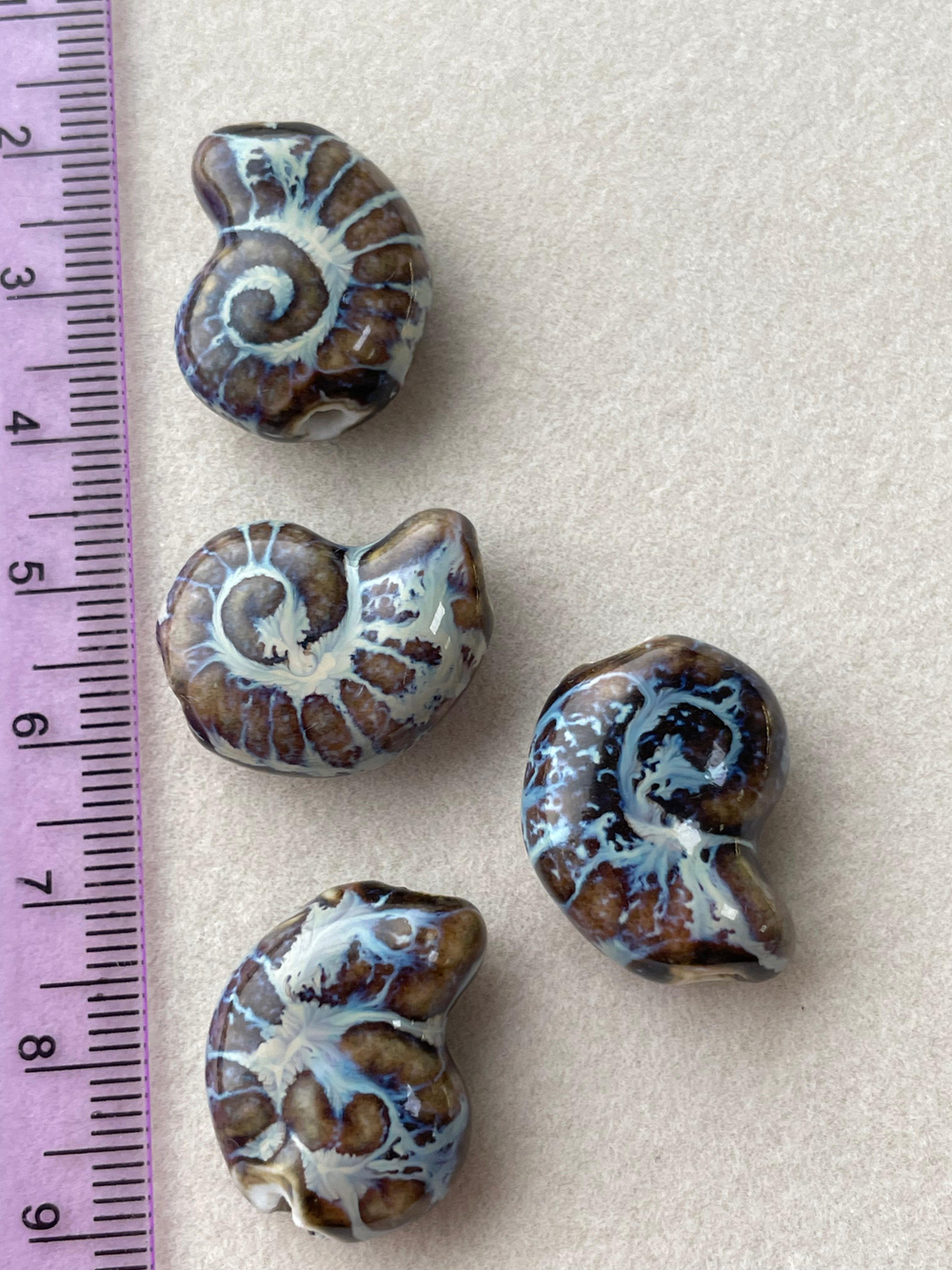 238-кг Керамическая бусина "Аммонит" 21*16мм, коричнево-голубой