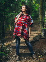 Пончо шерстяное с орнаментом