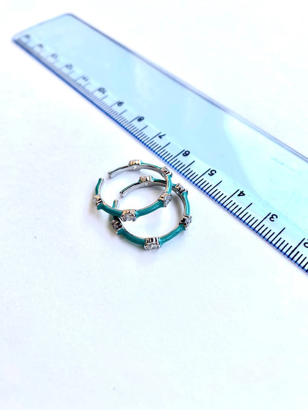 21170-бр Кольцо с эмалью и 5 стразами бирюзовое, родий