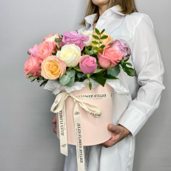 Розы в коробке 25 штук