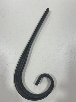 Кованый элемент "запятая" размером 200* 85мм профильная труба 15*15мм.