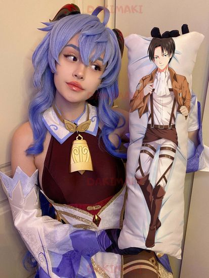 Мини дакимакура Леви Аккерман из Атака Титанов арт. M0248, 60х20 см