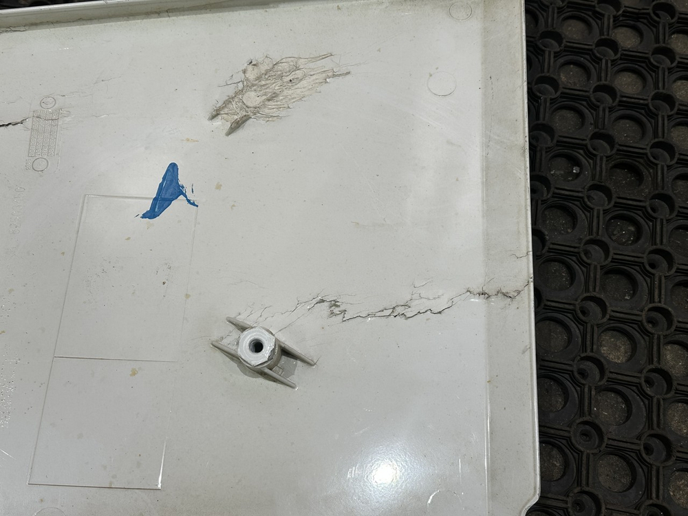 Спойлер кабины верхний правый