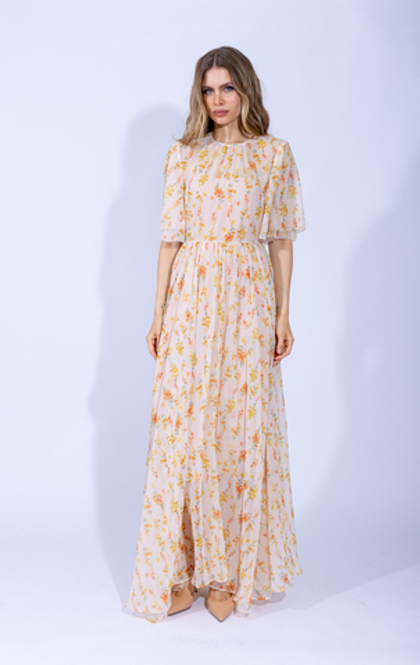 Женское длинное персиковое платье с цветочным узором
