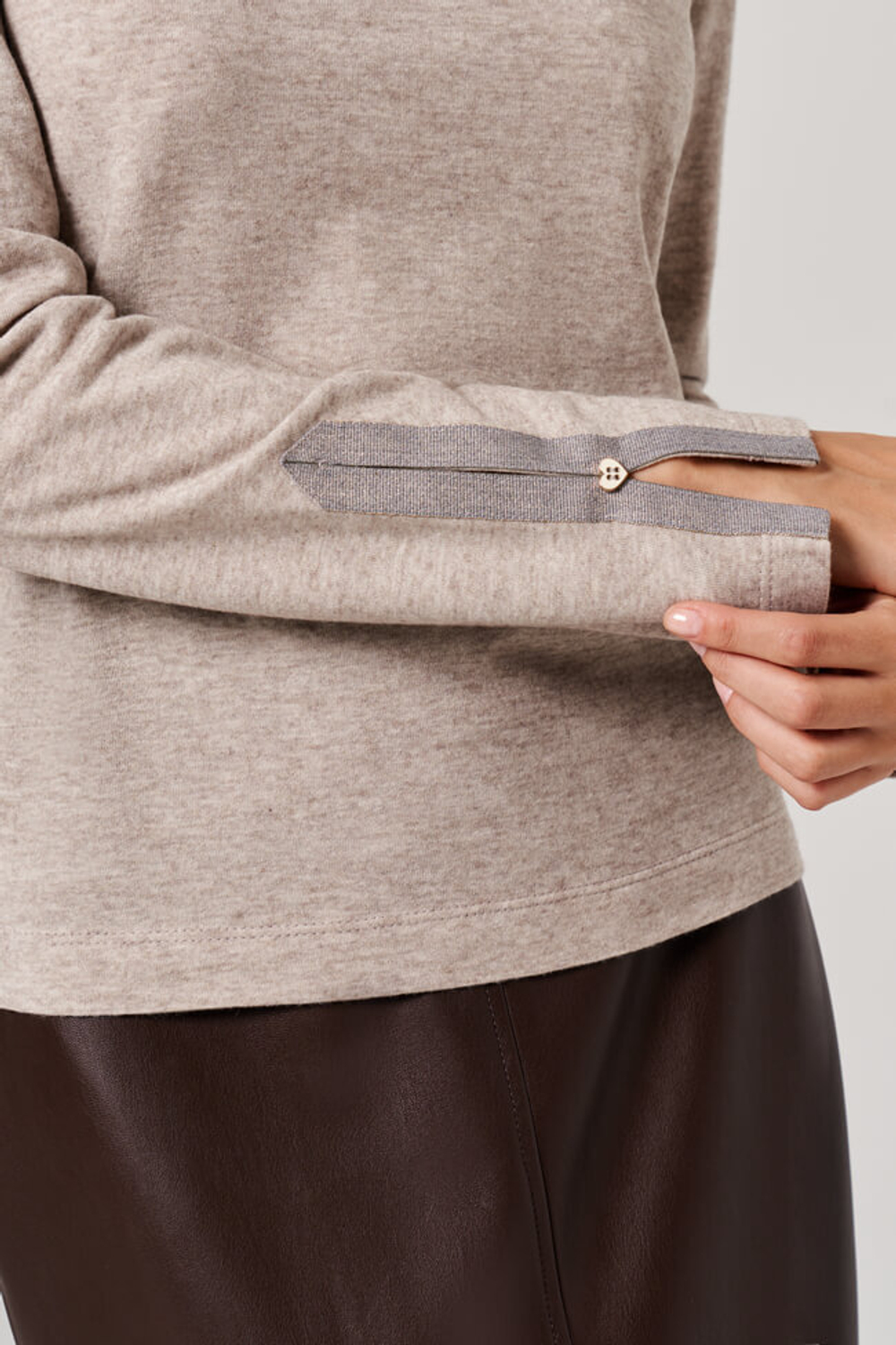 23085 Лонгслив женский (серый меланж)