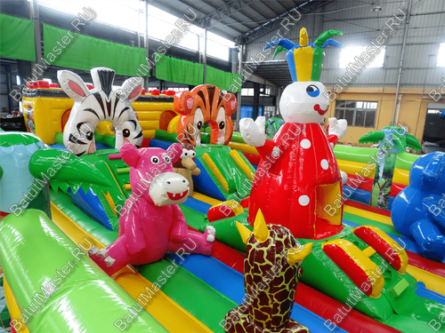 Коммерческий надувной батут "Зверята на радуге" 10*7*2.8 м