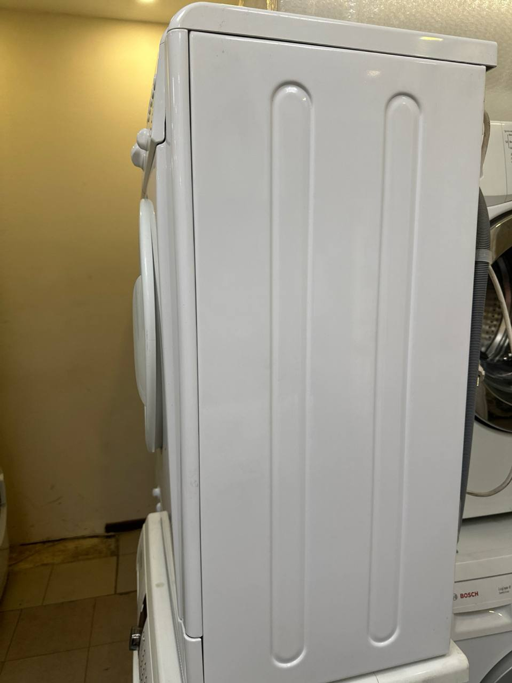 Стиральная машинка Indesit iwsb5085 б/у фронтальная 5 кг до 800 об/мин