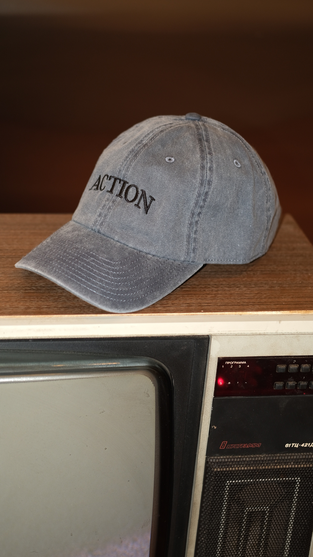 бейсболка серая