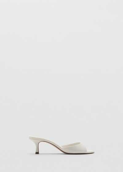 Босоножки с ремешком на каблуке kitten