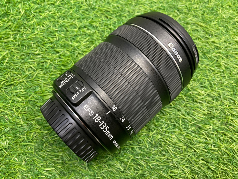 Canon EF-S 18-135mm 3.5-5.6 IS STM
