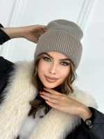 шапка зимняя из ангоры с отворотом вязаная