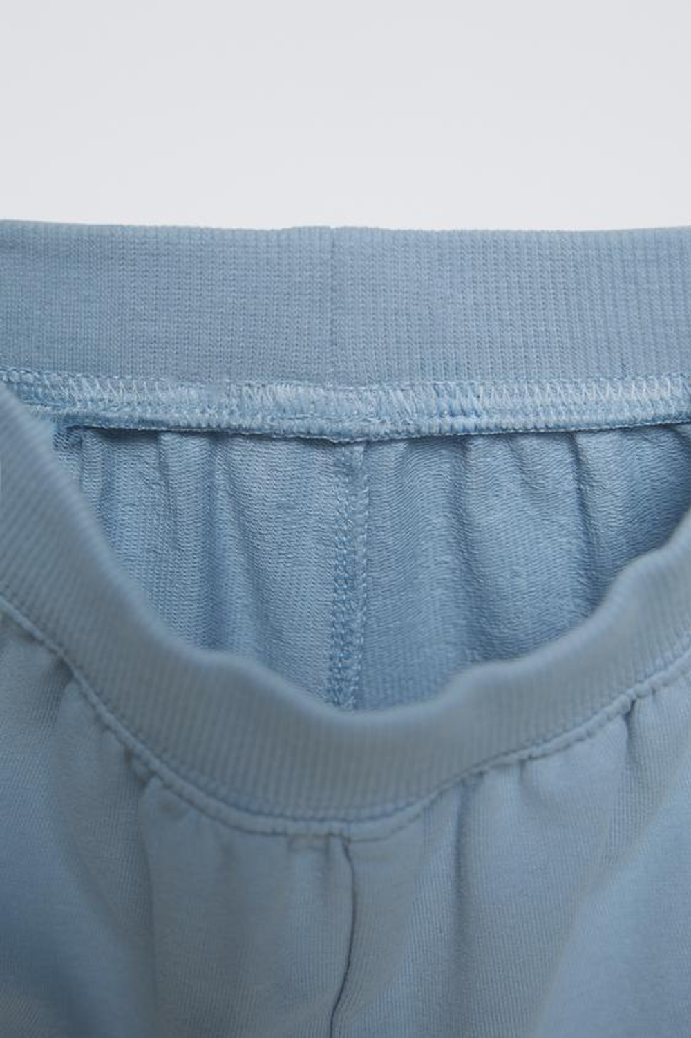 ZARA КОМПЛЕКТ ИЗ ТОЛСТОВКИ И БРЮК-ДЖОГГЕРОВ, ГОЛУБОЙ