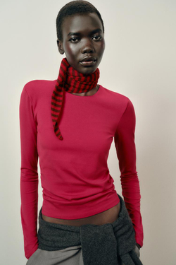 ZARA БАЗОВАЯ ХЛОПКОВАЯ ФУТБОЛКА, ЦВЕТ ФУКСИИ