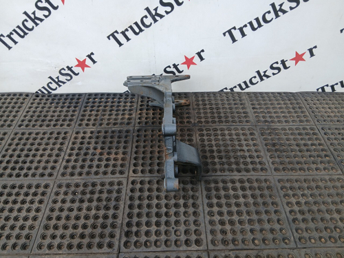 Кронштейн передней рессоры левый 2017г.