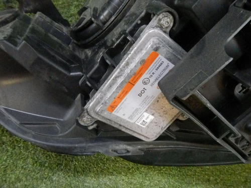 Фара левая Land-Rover Discovery Sport (2014-2019) ксенон