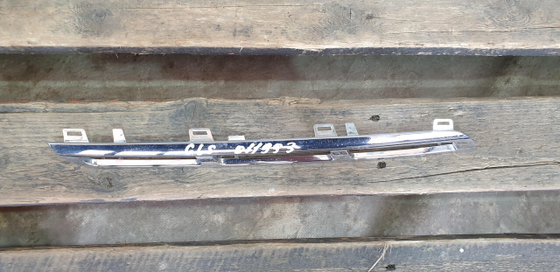 Молдинг решетки радиатора Mercedes GL GLS (X166) 15-19 Б/У Оригинал A1668882085