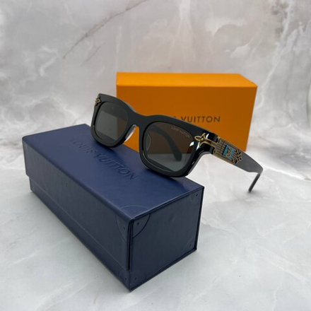 Солнцезащитные очки Louis Vuitton