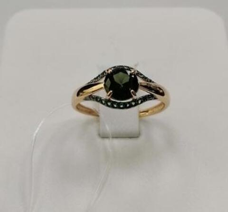 Кольцо из золота с кварцем