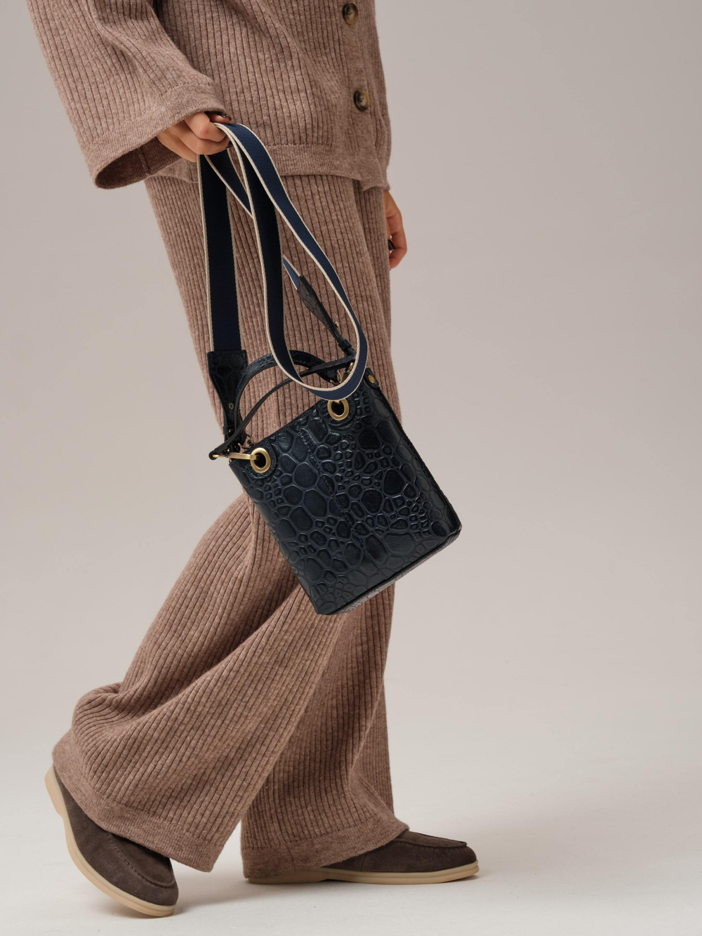 Сумка кожаная кросс-боди Deboro 30347 синий/стоун