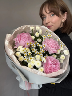 Летний с пионами