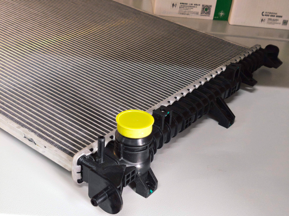 Радиатор Hongqi H5