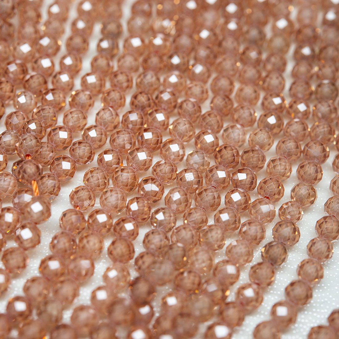 Фианиты, оттенок "Шампанское", 4мм шар, микроогранка
