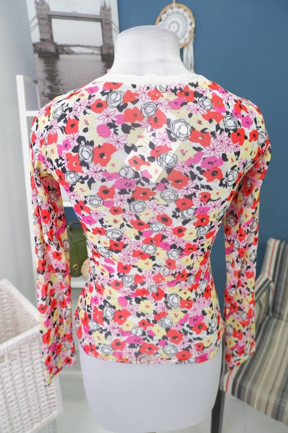 Блуза с принтом цветов 38 размер