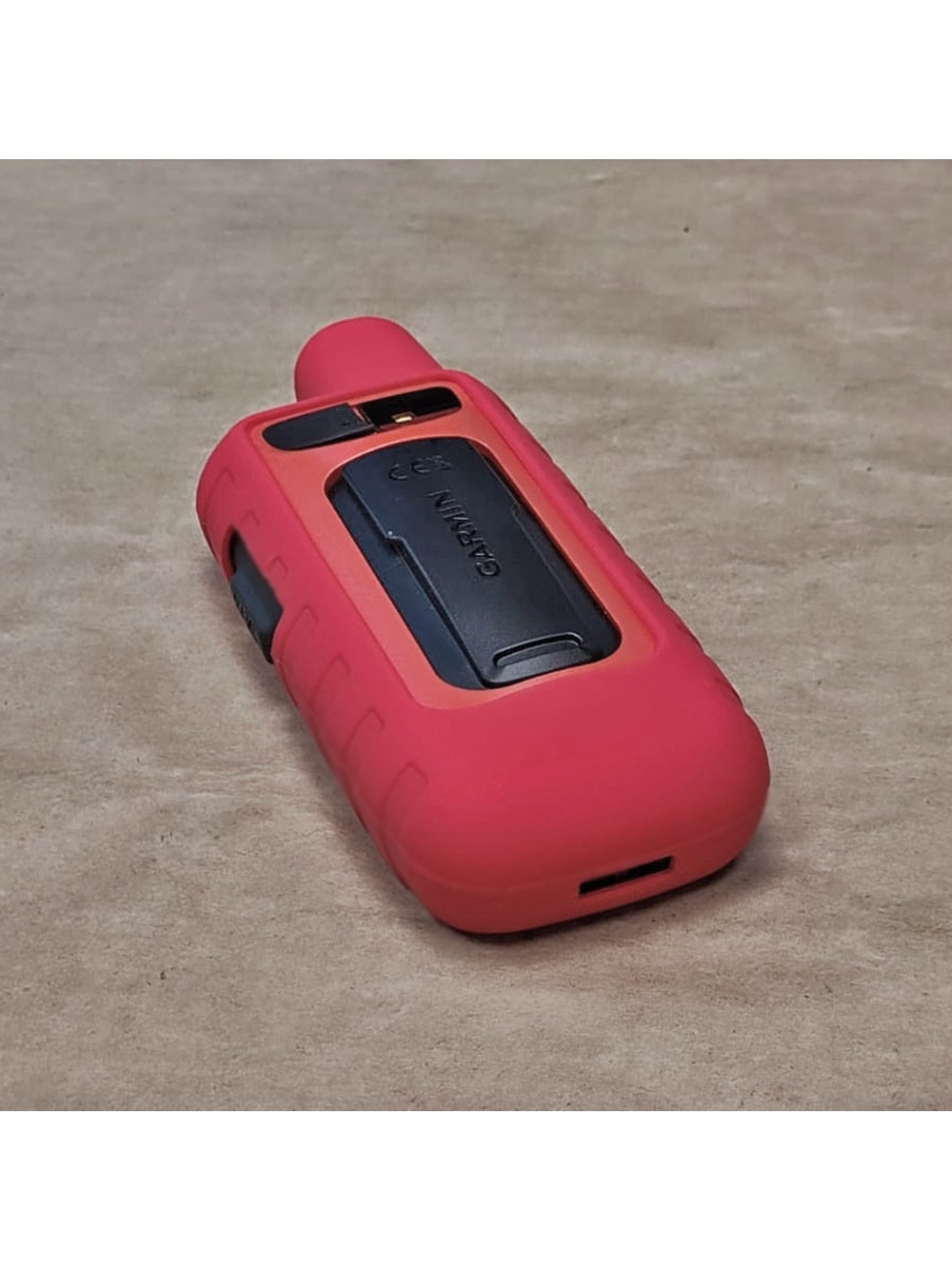 Чехол для Garmin GPSMAP 67i/66i силикон (Красный)