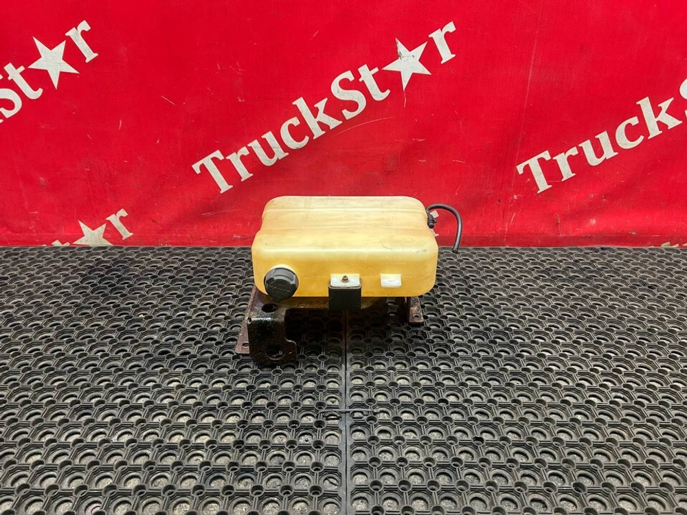 Бачок отопителя 7L