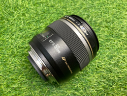 Canon EF-S 60mm 2.8 Macro USM