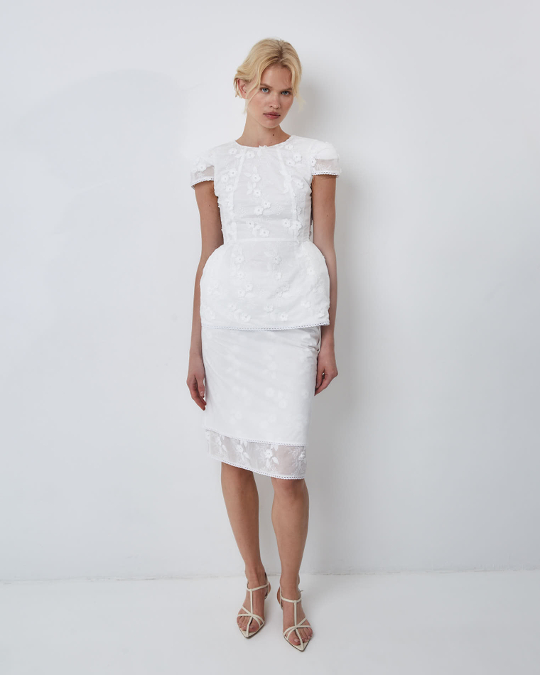 Топ с формодержащими бедрами из хлопкового шитья белый