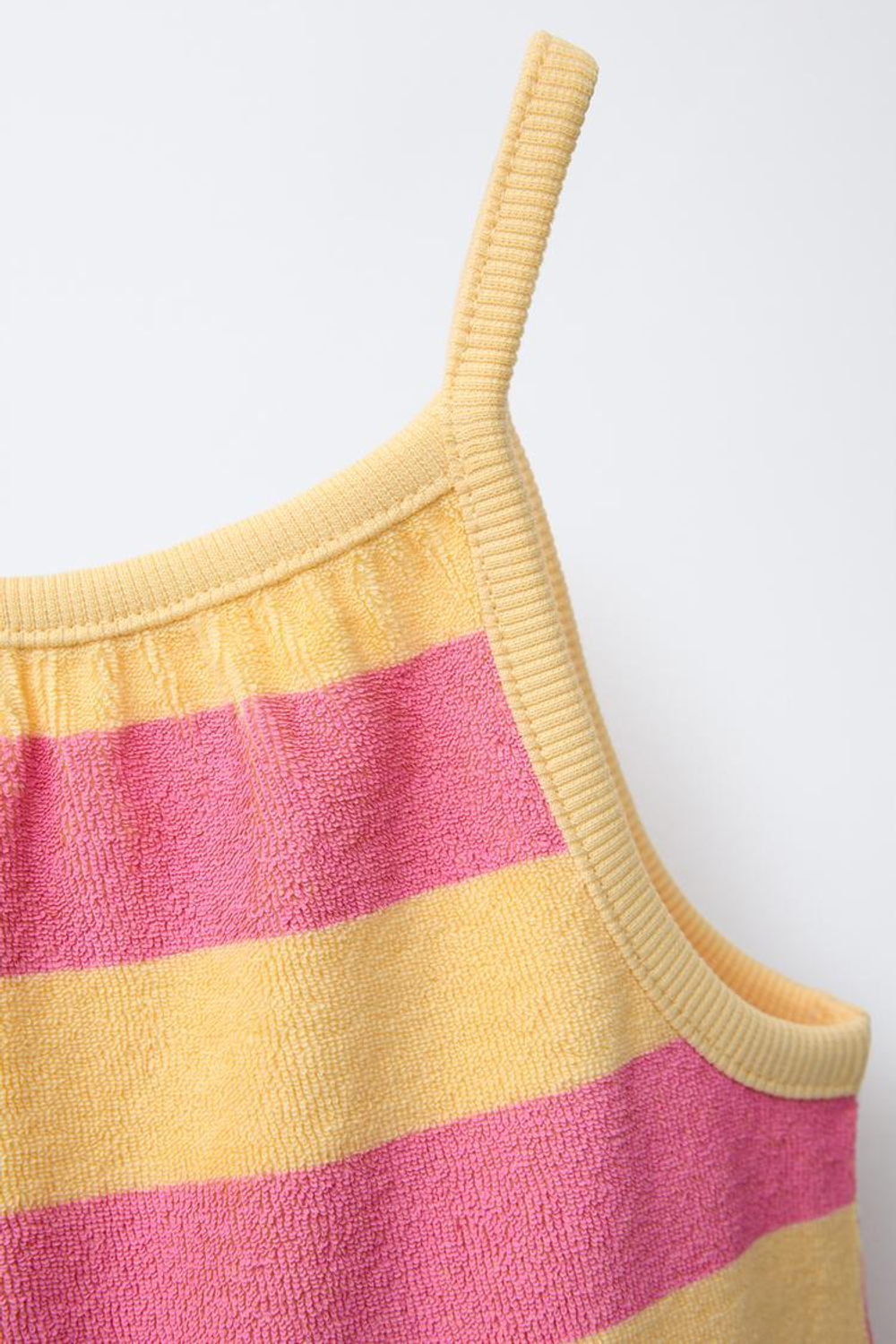 ZARA КОМБИНЕЗОН ИЗ МАХРОВОЙ ТКАНИ С ПРИНТОМ, ЖЕЛТЫЙ