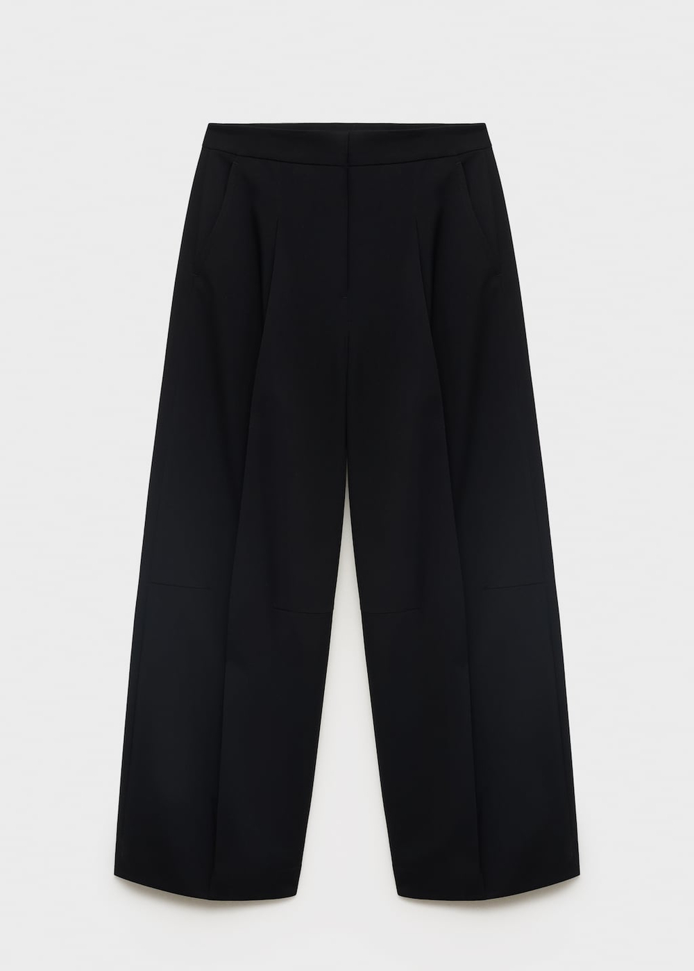 Брюки с широкими штанинами и защипами