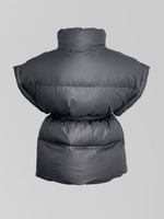 Жилетка Haiziyuan 8017 однотонная на молнии с поясом