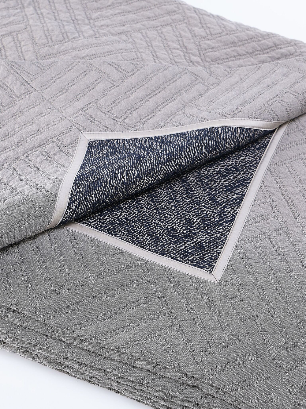 Покрывало 260x280 Claire Batiste Tilt бежево-коричневое