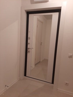 Входная металлическая дверь с зеркалом Рекс 30 Кварц черный / зеркало СБ-17 2XL  Силк сноу ( белый матовый, без текстуры)